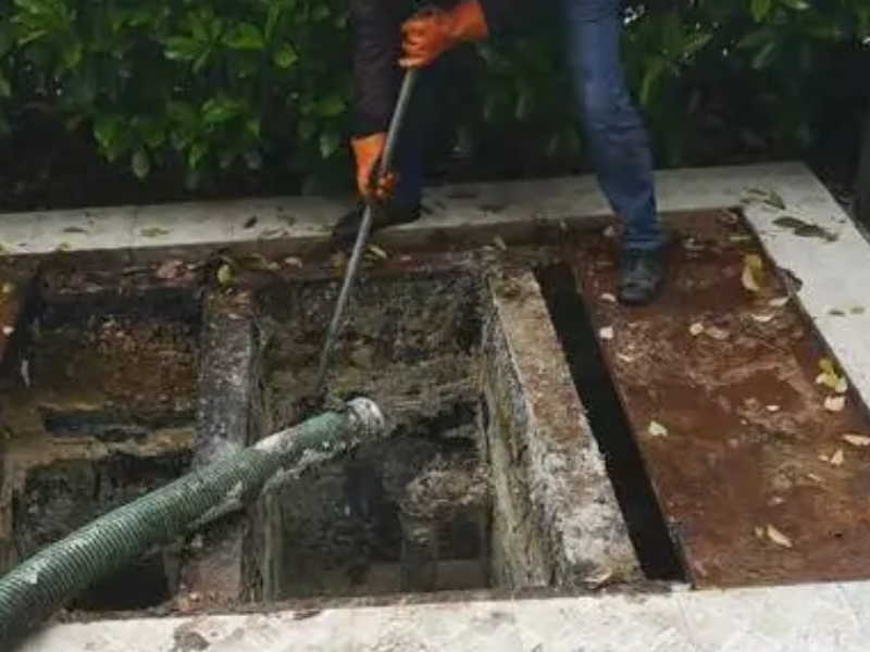 宁波地区化粪池清理 环卫车抽粪 高压清洗管道